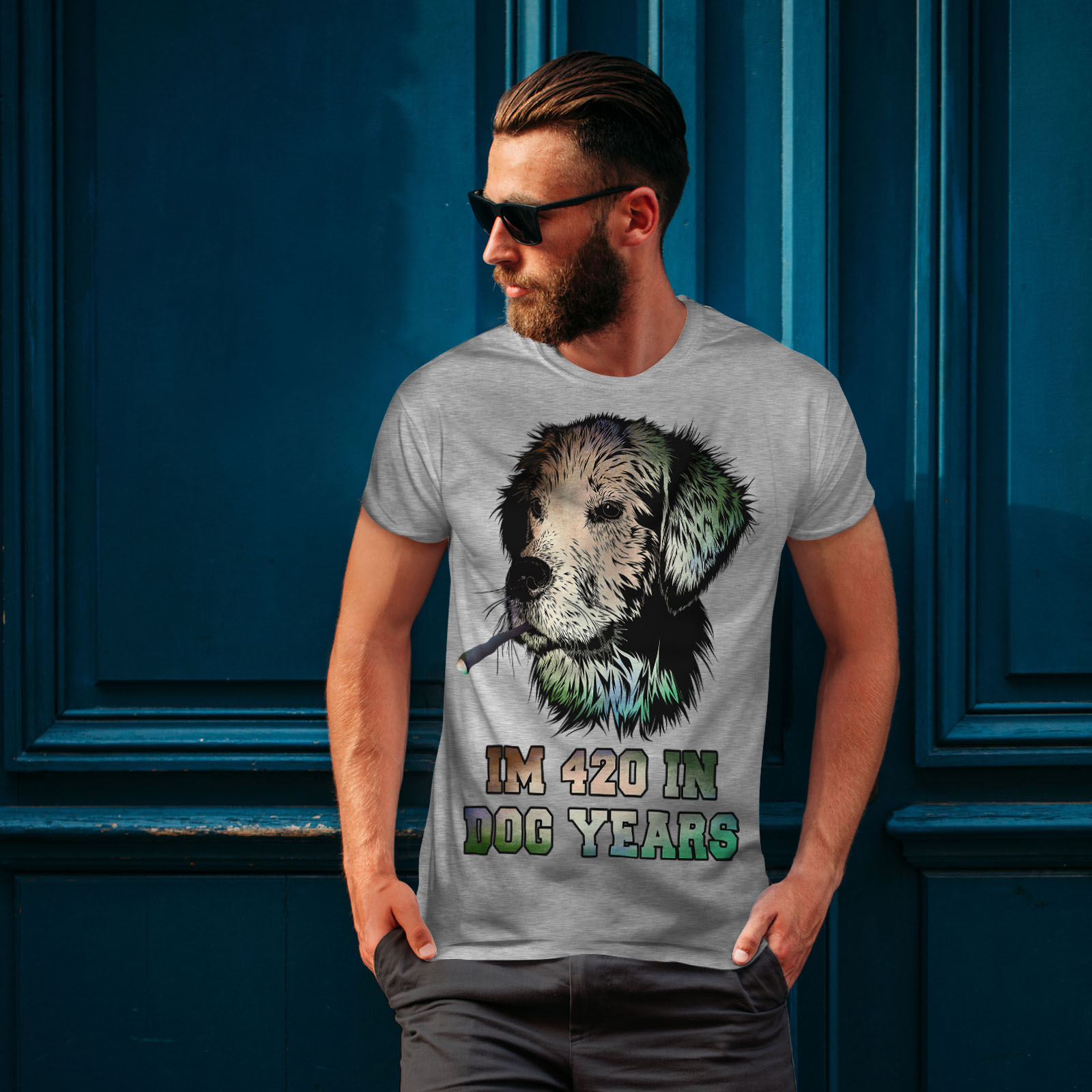 Felice design grafico stampato T-shirt Wellcoda 42 anni CANINI Erba Da Uomo T-shirt